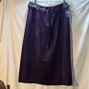Elegant Purple Women's Skirt Two Side Pockets With Embroidered Belt Erin London